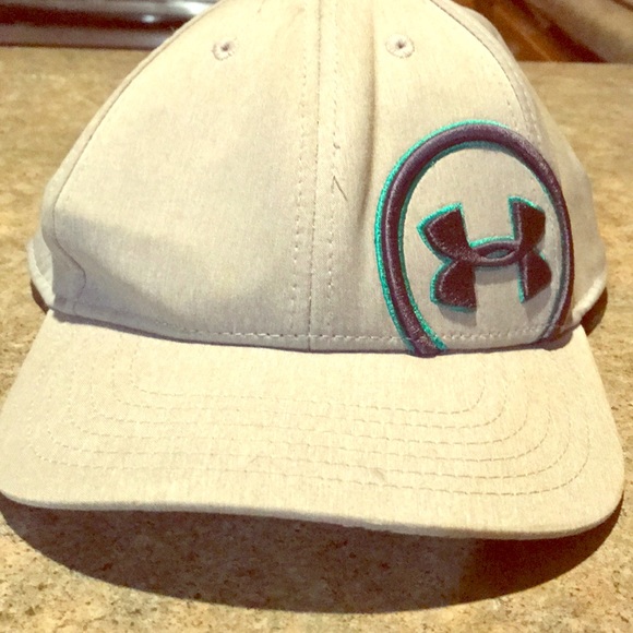 Under Armor hat - Picture 1 of 1